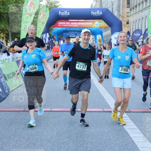 01.09.2024 - BARMER Alsterlauf Strokosch-Dieckow http://msf.ph/oto/6890909 01.09.2024 10:11:08 Ziel 2057, 2159, 2395, 2396, 2401, 2503, 2766, 2908, 2909, 2912, 3053, 3070, 3586, 3673, 3815, 4141, 4302, 4405, 4737, 4904, 4984, 5135, 8033, 8222, 8371 meine-sportfotos.de