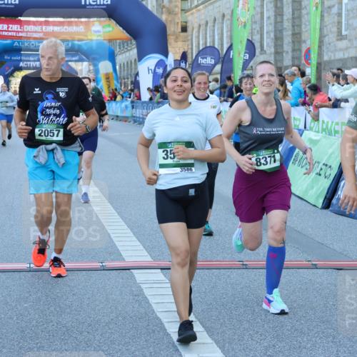 01.09.2024 - BARMER Alsterlauf Strokosch-Dieckow http://msf.ph/oto/6890915 01.09.2024 10:11:12 Ziel 2057, 2159, 2361, 2395, 2396, 2401, 2766, 2912, 3053, 3070, 3586, 3673, 4141, 4302, 4405, 4604, 5135, 8033, 8201, 8371 meine-sportfotos.de