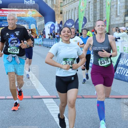 01.09.2024 - BARMER Alsterlauf Strokosch-Dieckow http://msf.ph/oto/6890917 01.09.2024 10:11:13 Ziel 2057, 2361, 2395, 2396, 2401, 2766, 2912, 3053, 3070, 3586, 3673, 4141, 4302, 4405, 4604, 5135, 8032, 8033, 8201, 8371 meine-sportfotos.de