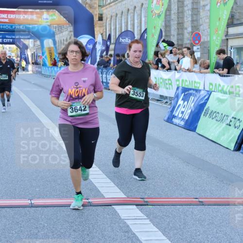 01.09.2024 - BARMER Alsterlauf Strokosch-Dieckow http://msf.ph/oto/6890931 01.09.2024 10:20:54 Ziel 3457, 3553, 3642, 4389, 4903, 8355 meine-sportfotos.de