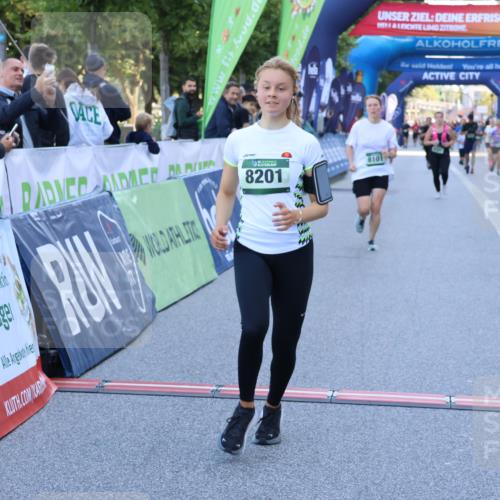 01.09.2024 - BARMER Alsterlauf Strokosch-Dieckow http://msf.ph/oto/6890937 01.09.2024 10:11:21 Ziel 2361, 2395, 2396, 2401, 3288, 4141, 4391, 4604, 4944, 8032, 8101, 8201 meine-sportfotos.de