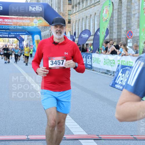 01.09.2024 - BARMER Alsterlauf Strokosch-Dieckow http://msf.ph/oto/6890964 01.09.2024 10:21:04 Ziel 3457, 3557, 4903 meine-sportfotos.de