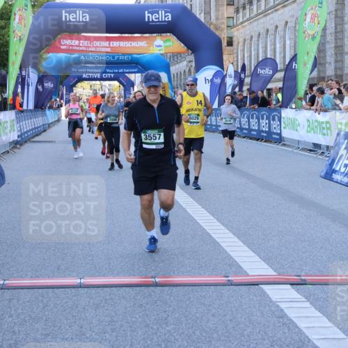 01.09.2024 - BARMER Alsterlauf Strokosch-Dieckow http://msf.ph/oto/6890974 01.09.2024 10:21:14 Ziel 2225, 2641, 2648, 3006, 3219, 3220, 3266, 3347, 3557, 4099, 4105, 4970, 8016, 8029 meine-sportfotos.de