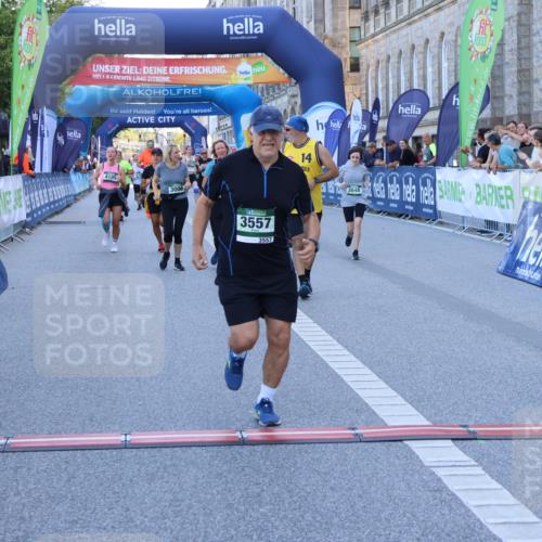 01.09.2024 - BARMER Alsterlauf Strokosch-Dieckow http://msf.ph/oto/6890977 01.09.2024 10:21:14 Ziel 2225, 2641, 2648, 3006, 3219, 3220, 3266, 3347, 3557, 4099, 4105, 4970, 8016, 8029 meine-sportfotos.de