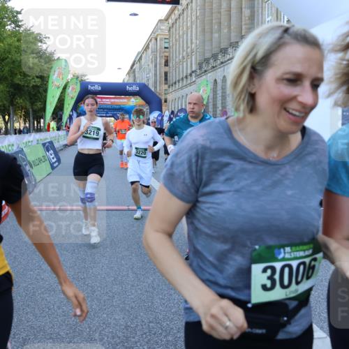 01.09.2024 - BARMER Alsterlauf Strokosch-Dieckow http://msf.ph/oto/6891013 01.09.2024 10:21:21 Ziel 2225, 2641, 2648, 3006, 3012, 3219, 3220, 3266, 3281, 3282, 3347, 4099, 4105, 4144, 4309, 4445, 4551, 4970, 8016, 8029 meine-sportfotos.de