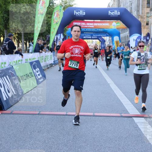 01.09.2024 - BARMER Alsterlauf Strokosch-Dieckow http://msf.ph/oto/6891014 01.09.2024 10:11:50 Ziel 2176, 2197, 2715, 3316, 3527, 3528, 3529, 3530, 3955, 4428, 4558, 4608, 4609, 4687, 4813, 4936, 5144, 8149 meine-sportfotos.de