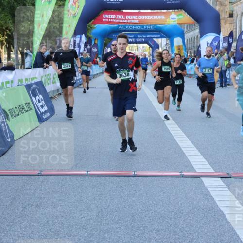 01.09.2024 - BARMER Alsterlauf Strokosch-Dieckow http://msf.ph/oto/6891023 01.09.2024 10:11:53 Ziel 2176, 2197, 2715, 3223, 3316, 3367, 3528, 3530, 4428, 4558, 4608, 4609, 4687, 4813, 4936, 5144, 8149 meine-sportfotos.de