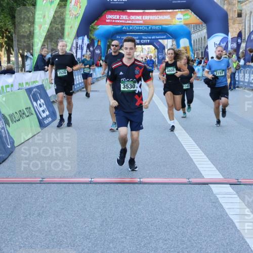 01.09.2024 - BARMER Alsterlauf Strokosch-Dieckow http://msf.ph/oto/6891025 01.09.2024 10:11:53 Ziel 2176, 2197, 2715, 3223, 3316, 3367, 3528, 3530, 4428, 4558, 4608, 4609, 4687, 4813, 4936, 5144, 8149 meine-sportfotos.de