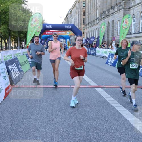 01.09.2024 - BARMER Alsterlauf Strokosch-Dieckow http://msf.ph/oto/6891048 01.09.2024 10:21:31 Ziel 2744, 3281, 3282, 3302, 3360, 4445, 4551 meine-sportfotos.de