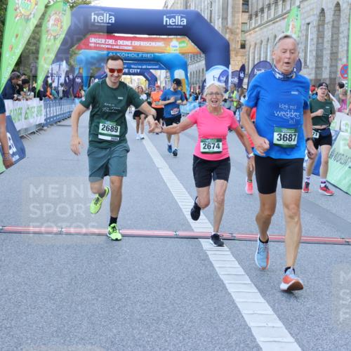 01.09.2024 - BARMER Alsterlauf Strokosch-Dieckow http://msf.ph/oto/6891054 01.09.2024 10:12:05 Ziel 2206, 2244, 2674, 2689, 3223, 3323, 3367, 3687, 3912, 4052, 4171, 4908, 4926, 5138 meine-sportfotos.de