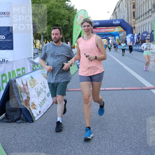 01.09.2024 - BARMER Alsterlauf Strokosch-Dieckow http://msf.ph/oto/6891055 01.09.2024 10:21:33 Ziel 2744, 3281, 3282, 3302, 3360, 4445, 4913 meine-sportfotos.de