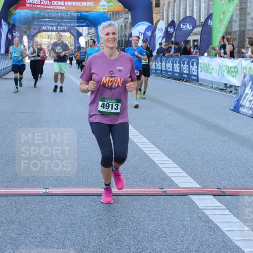 01.09.2024 - BARMER Alsterlauf Strokosch-Dieckow http://msf.ph/oto/6891062 01.09.2024 10:21:43 Ziel 2346, 2571, 2573, 2797, 2872, 2873, 2938, 3015, 3302, 3491, 4913, 8227 meine-sportfotos.de