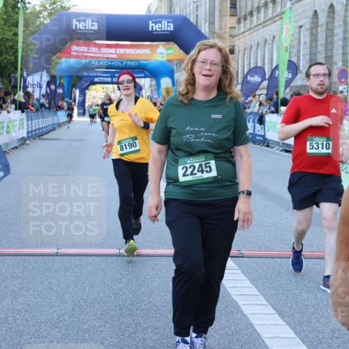 01.09.2024 - BARMER Alsterlauf Strokosch-Dieckow http://msf.ph/oto/6891099 01.09.2024 10:12:27 Ziel 2245, 2282, 2942, 3470, 3504, 3587, 3883, 4032, 5147, 5310, 8190 meine-sportfotos.de