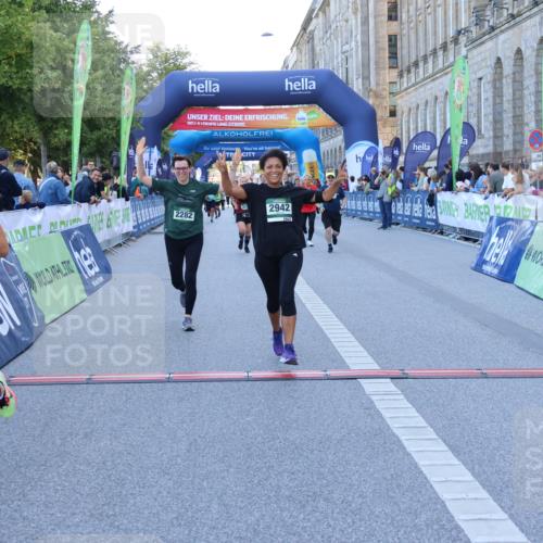 01.09.2024 - BARMER Alsterlauf Strokosch-Dieckow http://msf.ph/oto/6891127 01.09.2024 10:12:36 Ziel 2282, 2290, 2942, 3107, 3587, 3752, 3950, 4220, 4446, 5296 meine-sportfotos.de