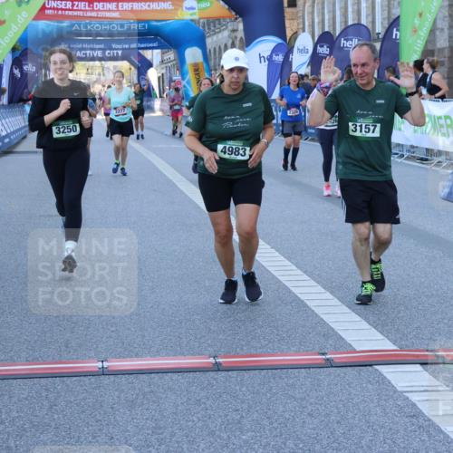 01.09.2024 - BARMER Alsterlauf Strokosch-Dieckow http://msf.ph/oto/6891140 01.09.2024 10:22:17 Ziel 2025, 2178, 2277, 2326, 2803, 3157, 3250, 3926, 4983, 8357 meine-sportfotos.de