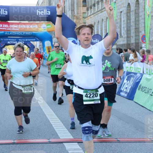 01.09.2024 - BARMER Alsterlauf Strokosch-Dieckow http://msf.ph/oto/6891157 01.09.2024 10:12:47 Ziel 2059, 2289, 3134, 3275, 3722, 3817, 4068, 4070, 4220, 4287, 4665, 4759, 4771, 4945, 5081, 5096, 5111, 5296, 8062 meine-sportfotos.de