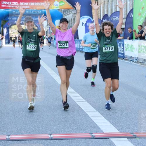 01.09.2024 - BARMER Alsterlauf Strokosch-Dieckow http://msf.ph/oto/6891165 01.09.2024 10:22:28 Ziel 2178, 3210, 3221, 3222, 3300, 3925 meine-sportfotos.de