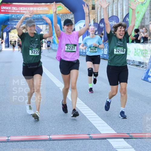 01.09.2024 - BARMER Alsterlauf Strokosch-Dieckow http://msf.ph/oto/6891167 01.09.2024 10:22:29 Ziel 2178, 3210, 3221, 3222, 3300, 3925 meine-sportfotos.de