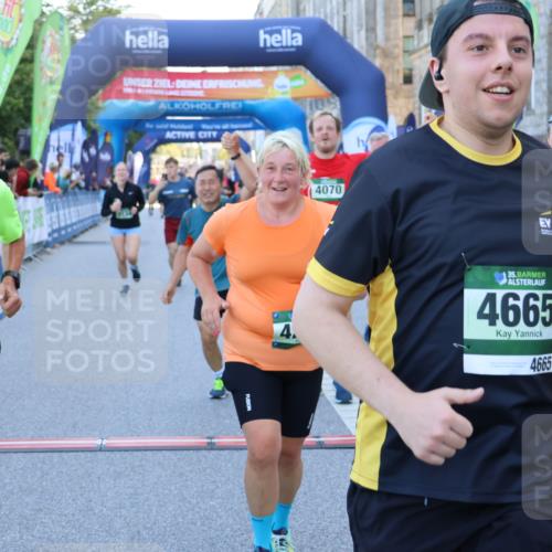 01.09.2024 - BARMER Alsterlauf Strokosch-Dieckow http://msf.ph/oto/6891177 01.09.2024 10:12:52 Ziel 2059, 3134, 3275, 3722, 3817, 3992, 4068, 4070, 4133, 4225, 4287, 4322, 4665, 4759, 4771, 4941, 4945, 4989, 5111 meine-sportfotos.de