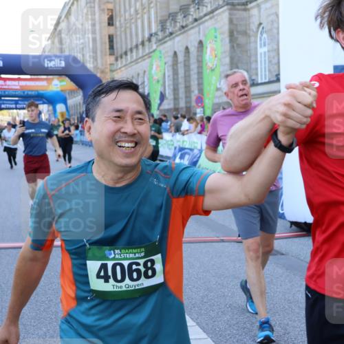 01.09.2024 - BARMER Alsterlauf Strokosch-Dieckow http://msf.ph/oto/6891189 01.09.2024 10:12:55 Ziel 2059, 3134, 3722, 3817, 3909, 3992, 4068, 4070, 4133, 4225, 4322, 4941, 4989 meine-sportfotos.de