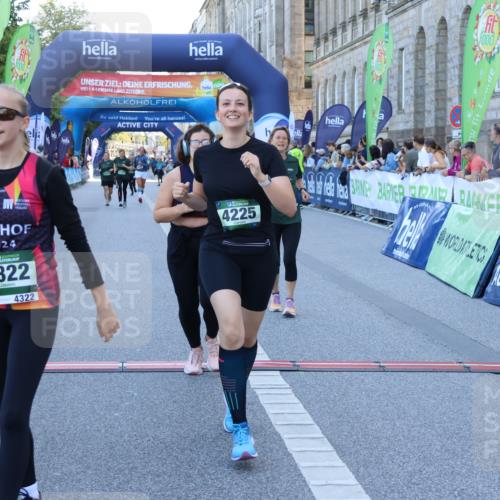 01.09.2024 - BARMER Alsterlauf Strokosch-Dieckow http://msf.ph/oto/6891202 01.09.2024 10:13:01 Ziel 2259, 3742, 3909, 3992, 4127, 4133, 4145, 4214, 4225, 4244, 4322, 4582, 4941, 4989 meine-sportfotos.de