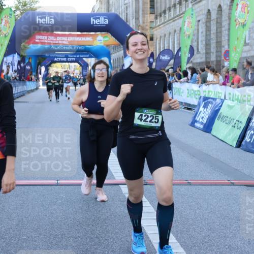 01.09.2024 - BARMER Alsterlauf Strokosch-Dieckow http://msf.ph/oto/6891204 01.09.2024 10:13:02 Ziel 2259, 3742, 3909, 3992, 4127, 4133, 4145, 4214, 4225, 4244, 4322, 4582, 4989 meine-sportfotos.de