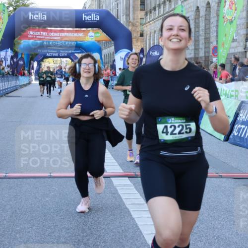 01.09.2024 - BARMER Alsterlauf Strokosch-Dieckow http://msf.ph/oto/6891206 01.09.2024 10:13:02 Ziel 2259, 3742, 3909, 3992, 4127, 4133, 4145, 4214, 4225, 4244, 4322, 4582, 4989 meine-sportfotos.de