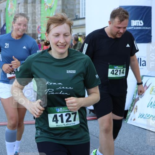 01.09.2024 - BARMER Alsterlauf Strokosch-Dieckow http://msf.ph/oto/6891234 01.09.2024 10:13:10 Ziel 2888, 3195, 3196, 3276, 3742, 4127, 4145, 4184, 4214, 4244, 4582, 4603, 5042 meine-sportfotos.de