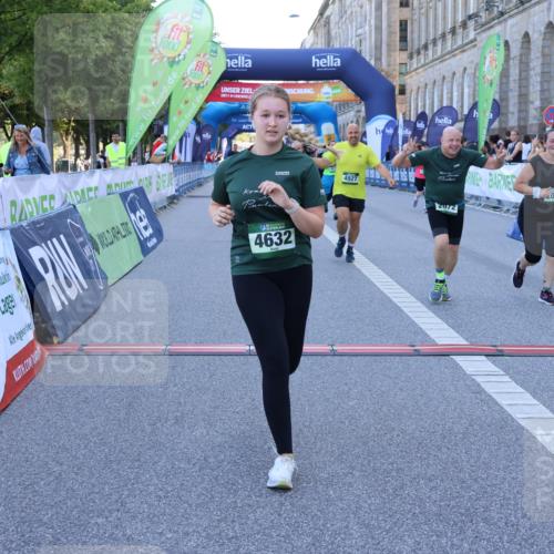 01.09.2024 - BARMER Alsterlauf Strokosch-Dieckow http://msf.ph/oto/6891237 01.09.2024 10:23:05 Ziel 2072, 2073, 2811, 3546, 3547, 4239, 4632, 4927, 4928, 5036, 8089 meine-sportfotos.de