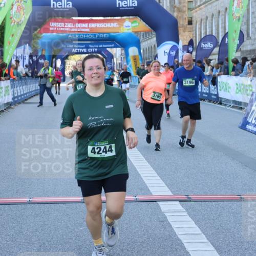 01.09.2024 - BARMER Alsterlauf Strokosch-Dieckow http://msf.ph/oto/6891238 01.09.2024 10:13:12 Ziel 2888, 3195, 3196, 3239, 3276, 3562, 3619, 3742, 3886, 4184, 4214, 4244, 4582, 4603, 5042, 8199 meine-sportfotos.de