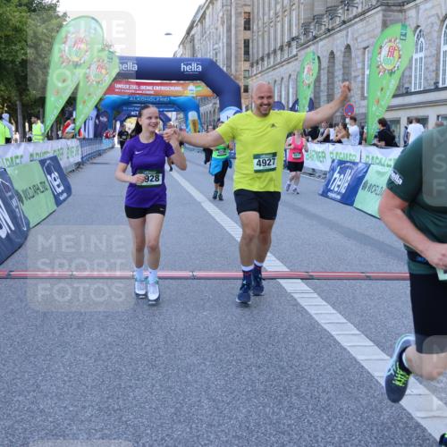 01.09.2024 - BARMER Alsterlauf Strokosch-Dieckow http://msf.ph/oto/6891241 01.09.2024 10:23:07 Ziel 2072, 2073, 2811, 3546, 3547, 4239, 4927, 4928, 8089 meine-sportfotos.de