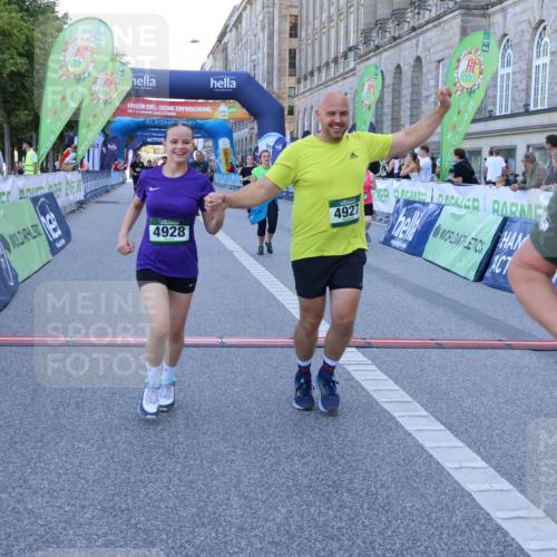 01.09.2024 - BARMER Alsterlauf Strokosch-Dieckow http://msf.ph/oto/6891244 01.09.2024 10:23:07 Ziel 2072, 2073, 2811, 3546, 3547, 4239, 4927, 4928, 8089 meine-sportfotos.de