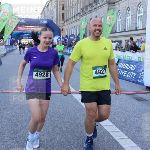 01.09.2024 - BARMER Alsterlauf Strokosch-Dieckow http://msf.ph/oto/6891249 01.09.2024 10:23:08 Ziel 2072, 2073, 2811, 3546, 3547, 4239, 4927, 4928, 8089 meine-sportfotos.de