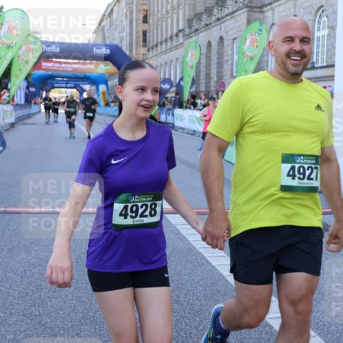 01.09.2024 - BARMER Alsterlauf Strokosch-Dieckow http://msf.ph/oto/6891252 01.09.2024 10:23:08 Ziel 2072, 2073, 2811, 3546, 3547, 4239, 4927, 4928, 8089 meine-sportfotos.de