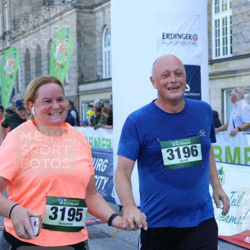 01.09.2024 - BARMER Alsterlauf Strokosch-Dieckow http://msf.ph/oto/6891253 01.09.2024 10:13:16 Ziel 2786, 2888, 3195, 3196, 3239, 3276, 3562, 3619, 3728, 3886, 3994, 4184, 4603, 5042, 8199, 8290 meine-sportfotos.de