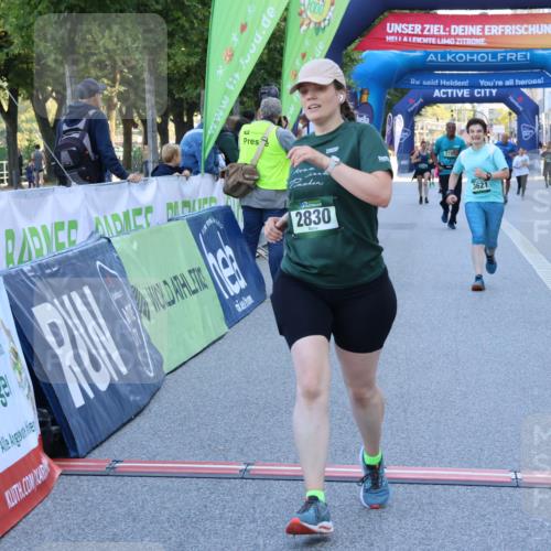 01.09.2024 - BARMER Alsterlauf Strokosch-Dieckow http://msf.ph/oto/6891282 01.09.2024 10:13:34 Ziel 2163, 2165, 2420, 2785, 2830, 3550, 3621, 4778, 4937 meine-sportfotos.de