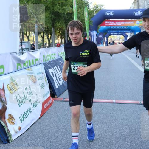 01.09.2024 - BARMER Alsterlauf Strokosch-Dieckow http://msf.ph/oto/6891285 01.09.2024 10:23:22 Ziel 2376, 2635, 2645, 2799, 2800, 3408, 3840, 4456, 5032, 8320 meine-sportfotos.de