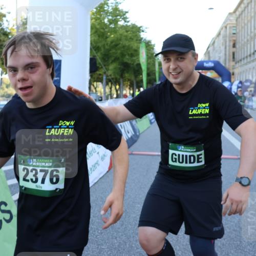 01.09.2024 - BARMER Alsterlauf Strokosch-Dieckow http://msf.ph/oto/6891291 01.09.2024 10:23:23 Ziel 2376, 2635, 2645, 2799, 2800, 3408, 3840, 8320 meine-sportfotos.de