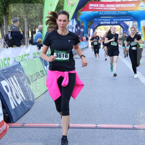 01.09.2024 - BARMER Alsterlauf Strokosch-Dieckow http://msf.ph/oto/6891326 01.09.2024 10:13:55 Ziel 2094, 2750, 2802, 3040, 3116, 3188, 3361, 3494, 3572, 3616, 3818, 4121, 4122 meine-sportfotos.de