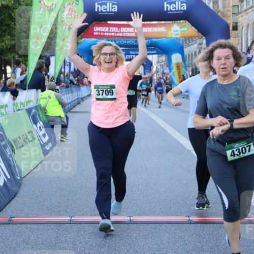 01.09.2024 - BARMER Alsterlauf Strokosch-Dieckow http://msf.ph/oto/6891375 01.09.2024 10:14:18 Ziel 2033, 2500, 2550, 2569, 2637, 2988, 2989, 3099, 3709, 4307, 4953, 4954, 5273 meine-sportfotos.de