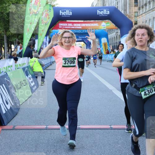 01.09.2024 - BARMER Alsterlauf Strokosch-Dieckow http://msf.ph/oto/6891377 01.09.2024 10:14:18 Ziel 2033, 2500, 2550, 2569, 2637, 2988, 2989, 3099, 3709, 4307, 4953, 4954, 5273 meine-sportfotos.de