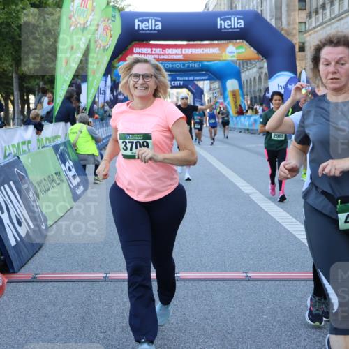 01.09.2024 - BARMER Alsterlauf Strokosch-Dieckow http://msf.ph/oto/6891378 01.09.2024 10:14:19 Ziel 2033, 2500, 2550, 2569, 2637, 2988, 2989, 3099, 3709, 4307, 4953, 4954, 5273 meine-sportfotos.de