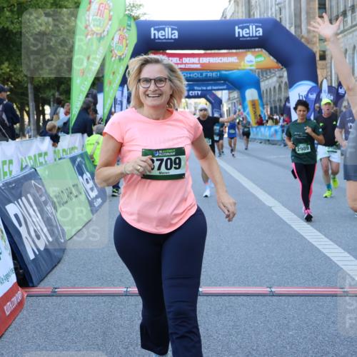 01.09.2024 - BARMER Alsterlauf Strokosch-Dieckow http://msf.ph/oto/6891380 01.09.2024 10:14:19 Ziel 2033, 2500, 2550, 2569, 2637, 2988, 2989, 3099, 3709, 4307, 4953, 4954, 5273 meine-sportfotos.de