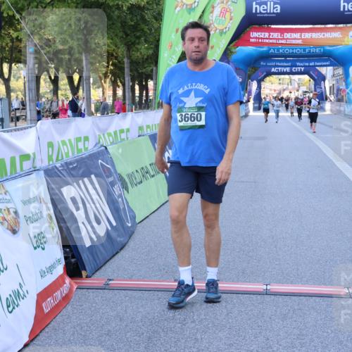01.09.2024 - BARMER Alsterlauf Strokosch-Dieckow http://msf.ph/oto/6891405 01.09.2024 10:24:26 Ziel 2597, 2598, 3660 meine-sportfotos.de