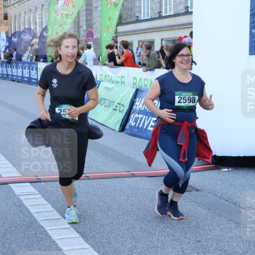 01.09.2024 - BARMER Alsterlauf Strokosch-Dieckow http://msf.ph/oto/6891410 01.09.2024 10:24:28 Ziel 2597, 2598, 2898, 3660 meine-sportfotos.de
