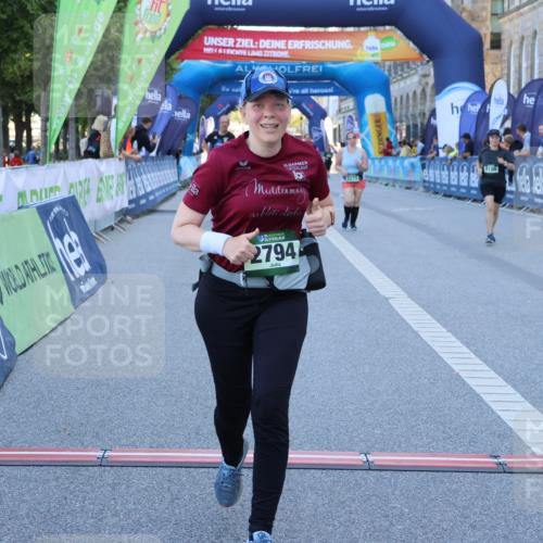 01.09.2024 - BARMER Alsterlauf Strokosch-Dieckow http://msf.ph/oto/6891445 01.09.2024 10:24:51 Ziel 2273, 2794, 3837, 8188, 8247 meine-sportfotos.de