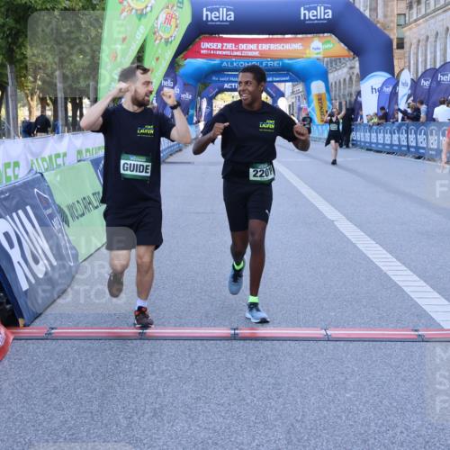 01.09.2024 - BARMER Alsterlauf Strokosch-Dieckow http://msf.ph/oto/6891505 01.09.2024 10:25:21 Ziel 2201, 2240, 8291 meine-sportfotos.de