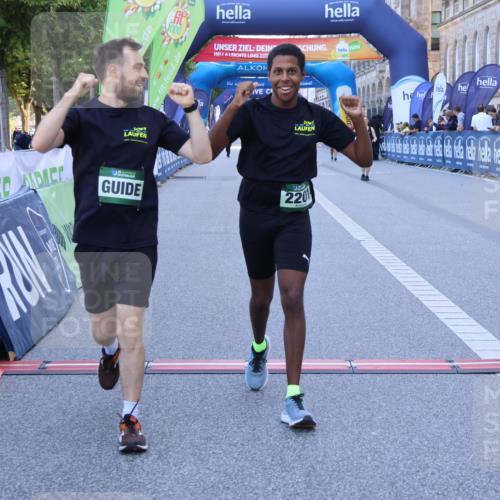 01.09.2024 - BARMER Alsterlauf Strokosch-Dieckow http://msf.ph/oto/6891509 01.09.2024 10:25:22 Ziel 2201, 2240, 4044, 8291 meine-sportfotos.de