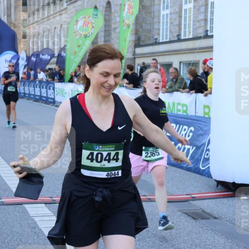 01.09.2024 - BARMER Alsterlauf Strokosch-Dieckow http://msf.ph/oto/6891532 01.09.2024 10:25:34 Ziel 2365, 4044, 5069 meine-sportfotos.de