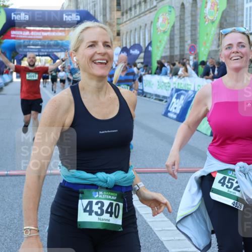 01.09.2024 - BARMER Alsterlauf Strokosch-Dieckow http://msf.ph/oto/6891543 01.09.2024 10:15:32 Ziel 3080, 3091, 3873, 4340, 4447, 4448, 4526, 4701, 5130 meine-sportfotos.de